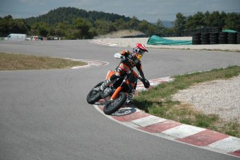 Marc Márquez en bajada del 9% de desnivel